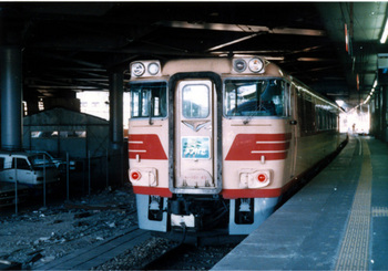 198507xx_新大阪駅_キハ181_まつかぜ.jpg