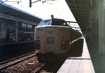 198803xx-博多駅01.JPG