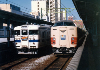 198901xx_485_にちりん_小倉駅.jpg